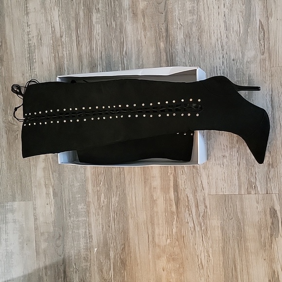 Shoes - Picture 2 of 5